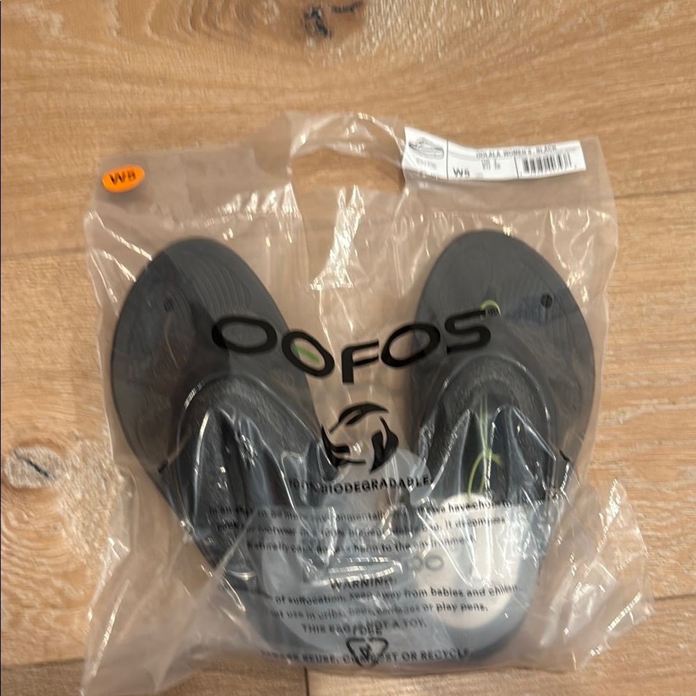 New, OOFOS Black Flip Flops, women’s 5